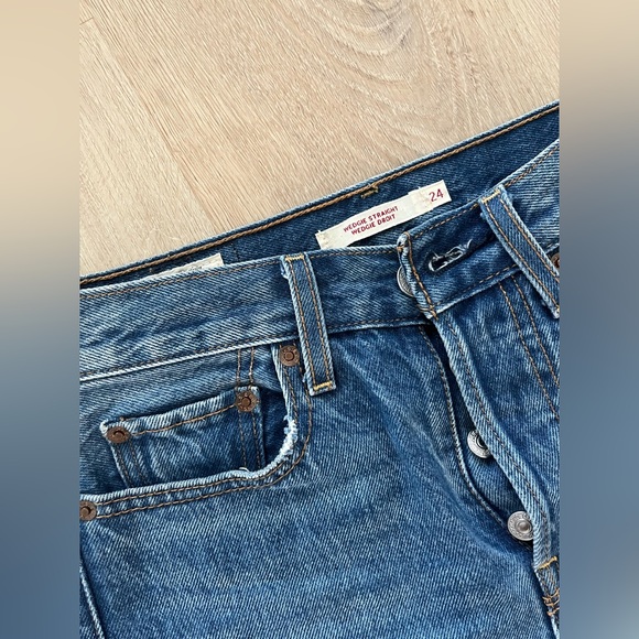 Levis Wedgie Straight - Size 24 - Picture 4 of 5